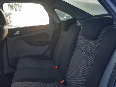 Ford Focus 1.6 MT (100 л. с.)