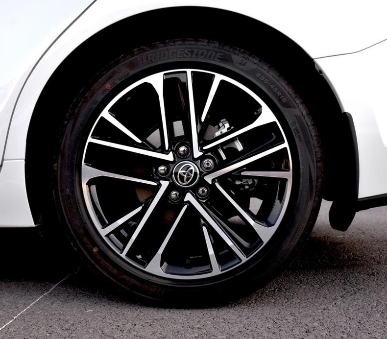 Toyota 2.5h eCVT FWD (230 л.с.) Люкс Автомобили с пробегом Шымкент  