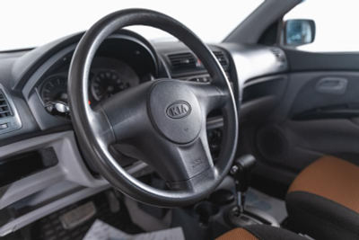 Kia Picanto 1.1 AT (65 л. с.)